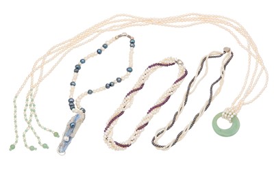 Lot 12 - A collection of freshwater pearl jewellery and...
