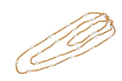 Lot 2 - A cultured and imitation pearl longchain,...