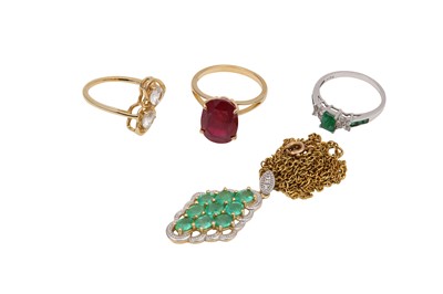Lot 21 - A collection of jewellery, Comprising of an...
