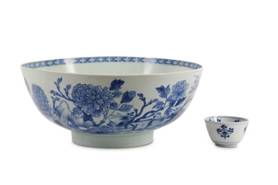 Lot 178 - A late 19th Century Chinese Canton export bowl...