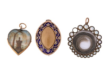 Lot 3 - Three early 19th century mourning jewels 1st:...