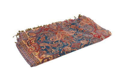 Lot 189 - An Indian Jamawar shawl, decorated in the...