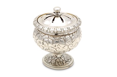 Lot 59 - A George III sterling silver pounce pot,...