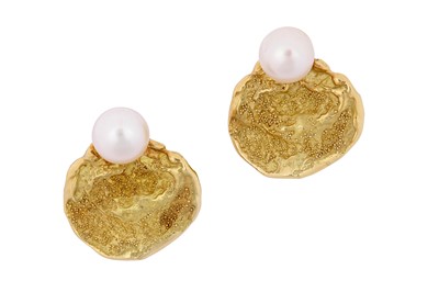 Lot 67 - A pair of cultured pearl earclips Each 11.2mm...