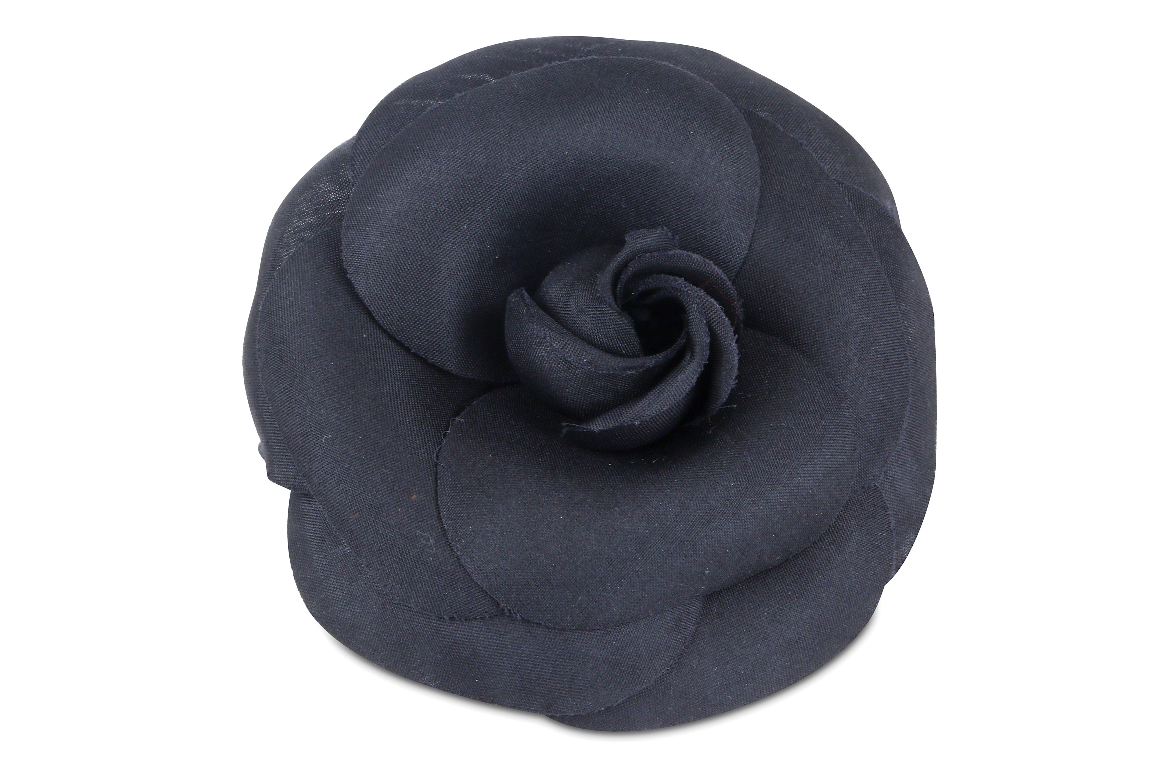 Silk pin & brooche Chanel Black in Silk - 24159488