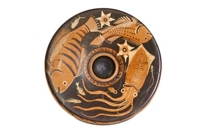 Lot 76 - AN AFTER THE ANTIQUE FISH PLATE In the style...