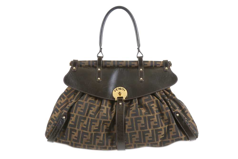 Fendi zucca sale magic bag