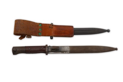 Lot 156 - A German WW2 Mauser K98 rifle knife bayonet...