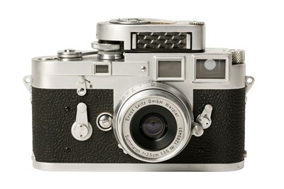 Lot 28 - A Leica M3 Rangefinder Camera Serial No:...