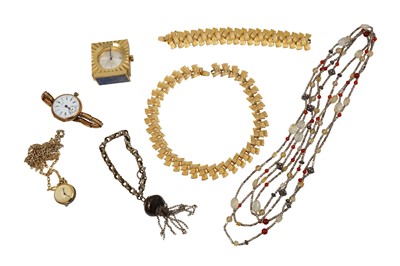 Lot 27 - A collection of jewellery and costume...