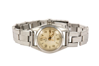 Lot 96 - ROLEX. A STAINLESS STEEL MANUAL LADIES ROLEX...