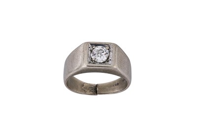 Lot 140 - A diamond single-stone ring...