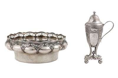 Lot 680 - A mixed group of Continental silver items...