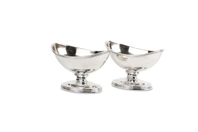 Lot 482 - A pair of George III sterling silver salts,...