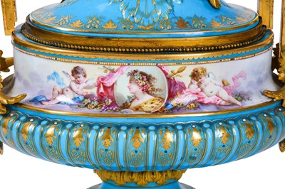 Lot 105 - A LATE 19TH CENTURY SEVRES STYLE PORCELAIN AND...
