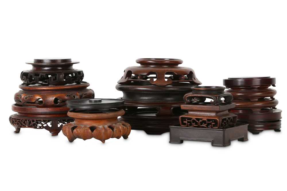 Lot 372 - A COLLECTION OF CHINESE HONGMU AND HARDWOOD STANDS.