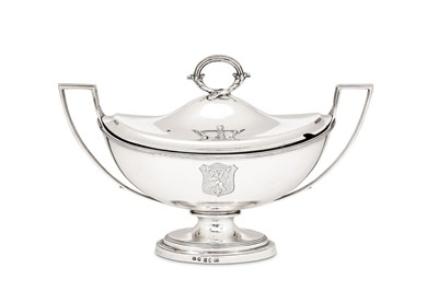 Lot 80 - A George III sterling silver sauce tureen,...