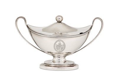 Lot 2 - A George III sterling silver sauce tureen,...