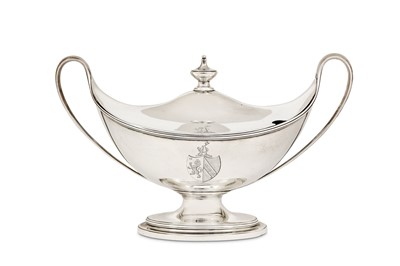 Lot 3 - A George III sterling silver sauce tureen,...