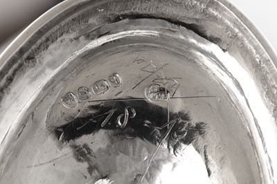 Lot 3 - A George III sterling silver sauce tureen,...