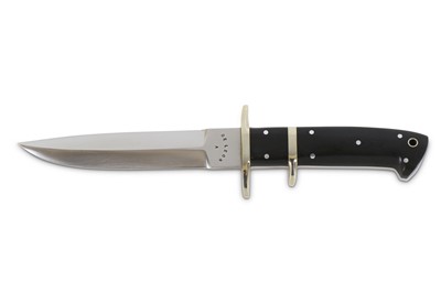 Lot 105 - A modern sub-hilt Bowie type knife by De Leon...