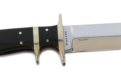 Lot 109 - A modern sib-hilt fighting knife with black...