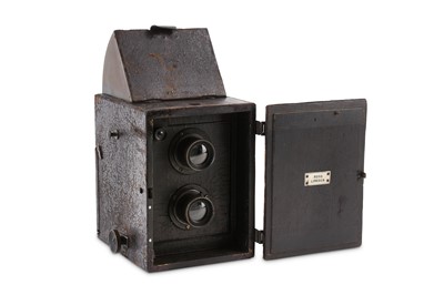 Lot 130 - A Ross London Portable Divided Camera Serial...
