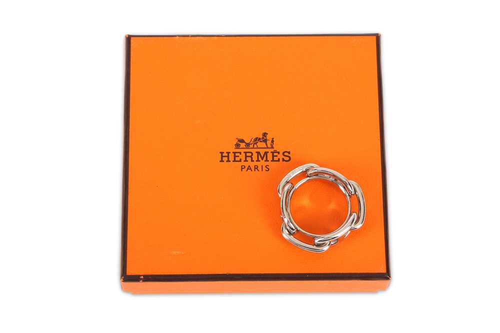 Lot 30 - Hermes 'Bijouterie Fantaisie' Scarf Ring,