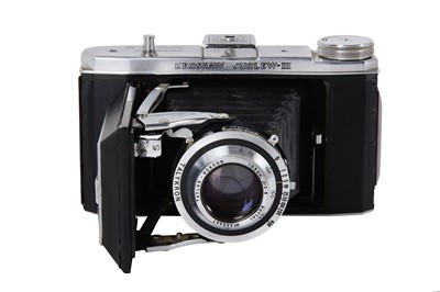 Lot 48 - A Kershaw Curlew-III Folding Camera Serial No:...