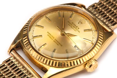 Lot 6 - ROLEX. A MENS 18K YELLOW GOLD AUTOMATIC...