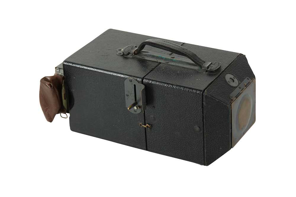 Lot 94 - A Graflex Fingerprint Camera Date: 1918-1952...