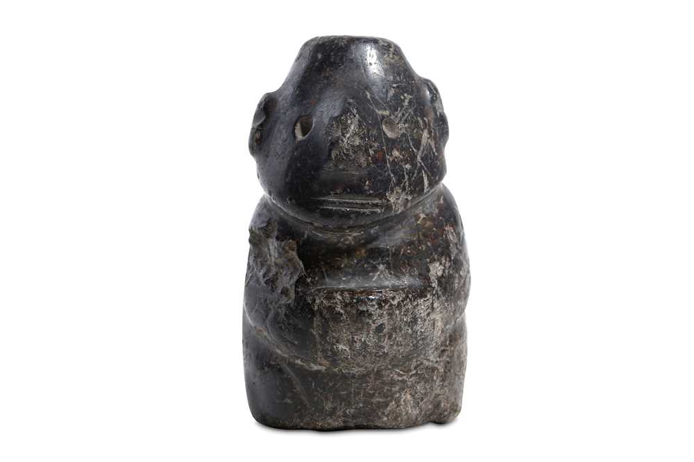 Lot 174 - A PRE-COLUMBIAN HARDSTONE FIGURE Guerrero...