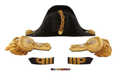 Lot 203 - A WW1 to WW2 Royal Navy officer's cocked hat...