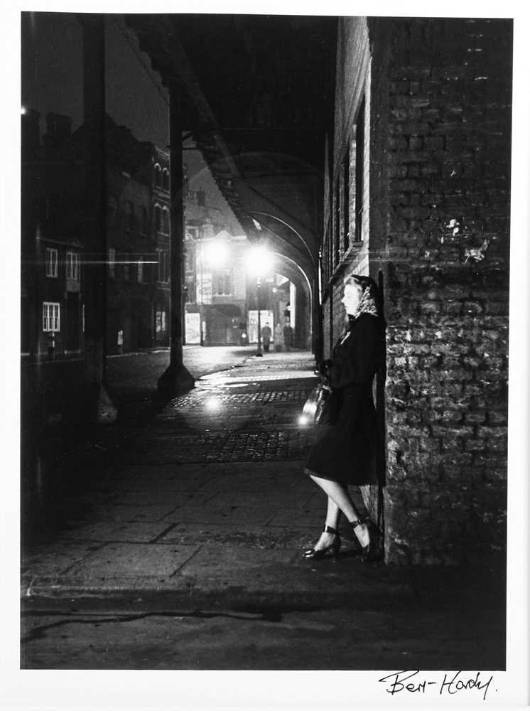 Lot 171 - Bert Hardy 1913-1995 Cockney Life At The