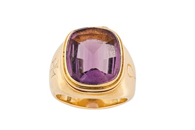 Lot 124 - An amethyst ring In the style of a Bishop's...