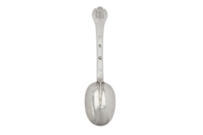 Lot 366 - A James II sterling silver trefid spoon,...