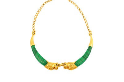 Lot 165 - A malachite lion necklace The tapered...